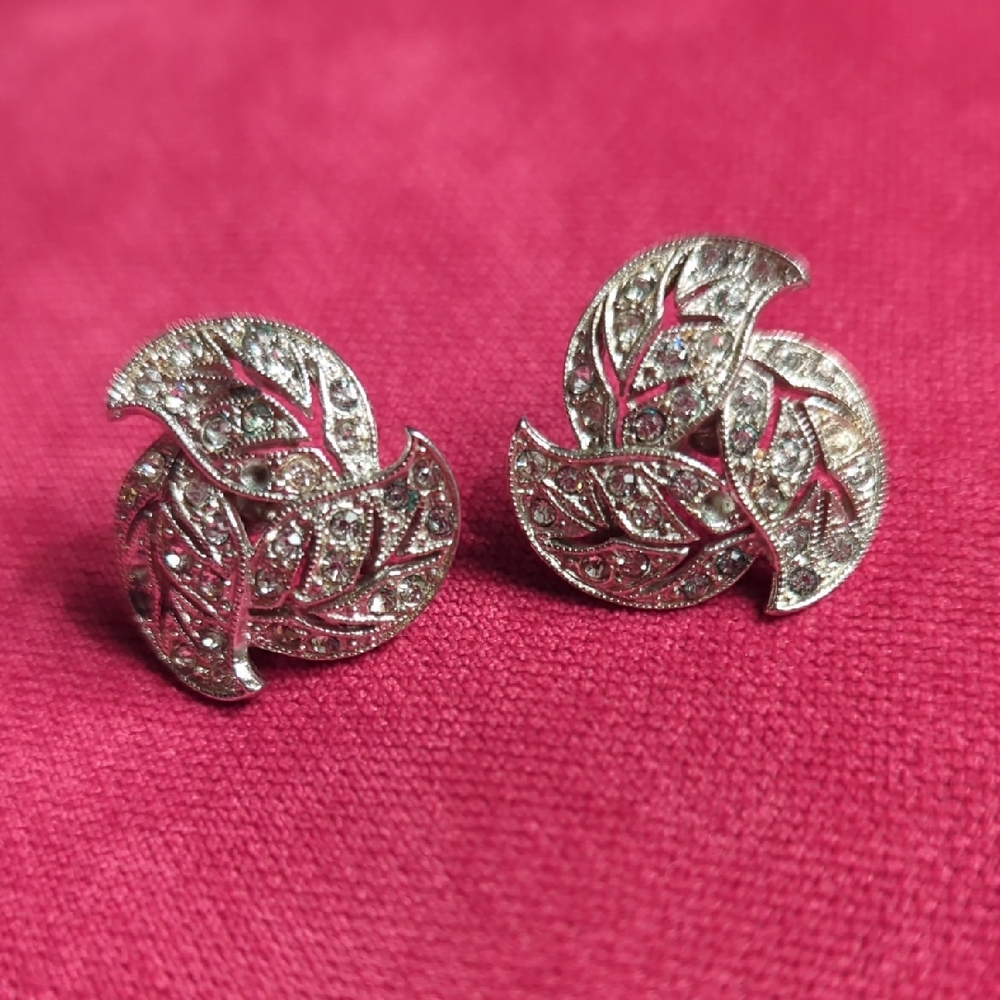 Elegant Silver Leaf Earrings